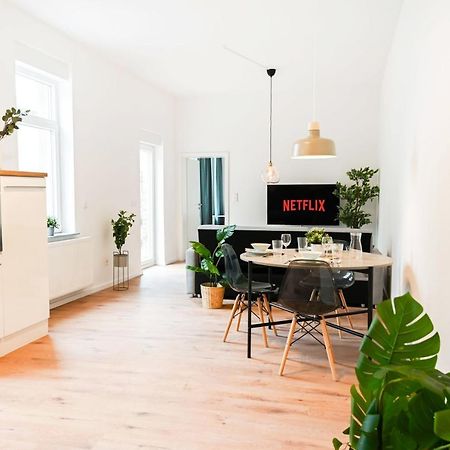 50Qm Apartment In Krefeld Zentral Gelegen Mit Hohen Decken - Beuys Apartments - Krefeld Eksteriør bilde
