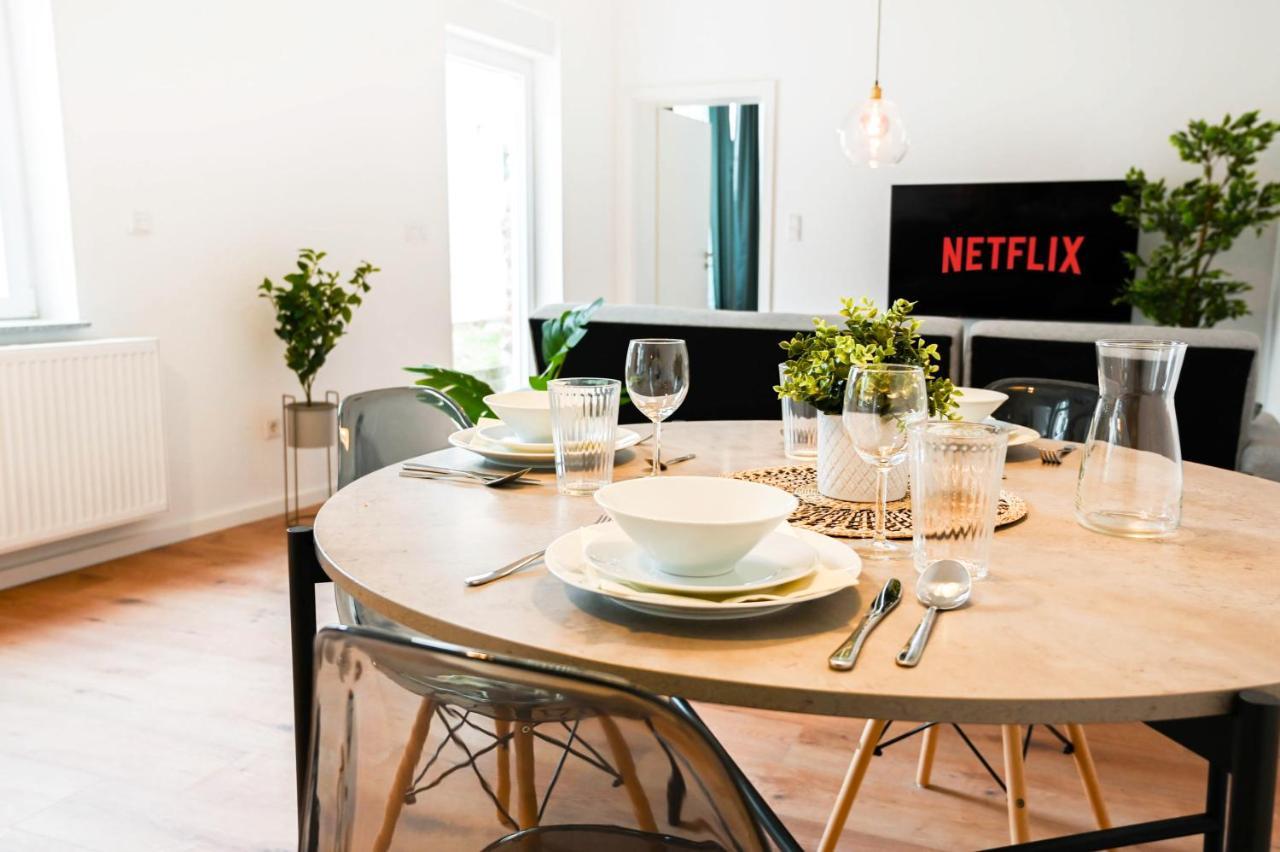 50Qm Apartment In Krefeld Zentral Gelegen Mit Hohen Decken - Beuys Apartments - Krefeld Eksteriør bilde