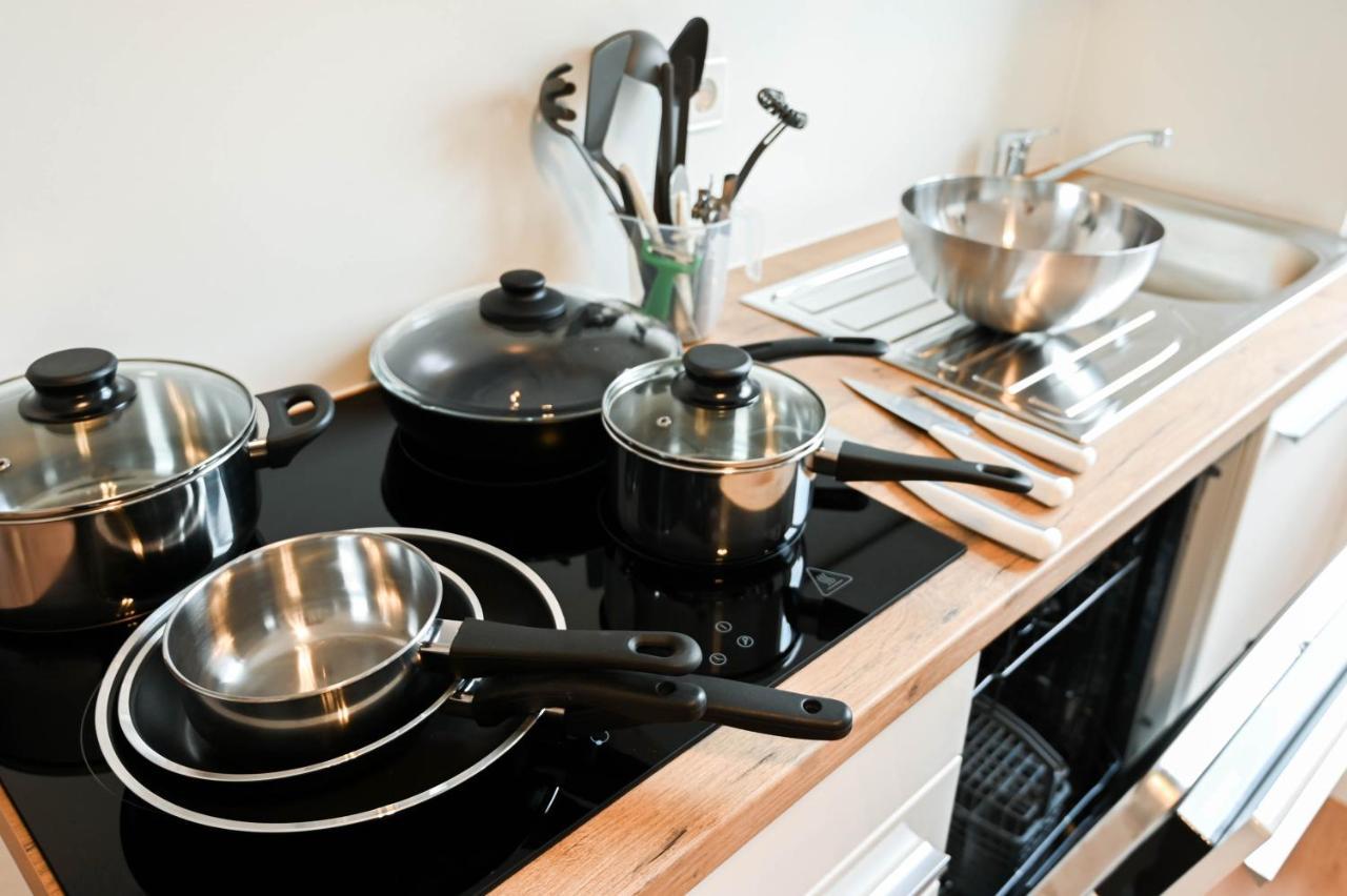 50Qm Apartment In Krefeld Zentral Gelegen Mit Hohen Decken - Beuys Apartments - Krefeld Eksteriør bilde